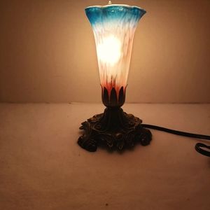 VICTORIAN TIFFANY STYLE TULIP DESK LAMP